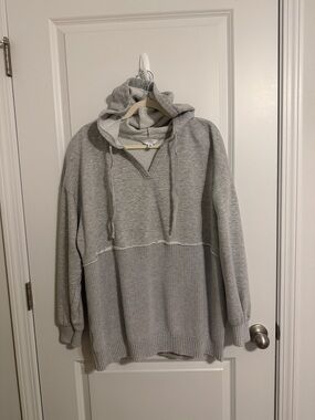 Time and Tru Gray Women's V-Neck Sweater